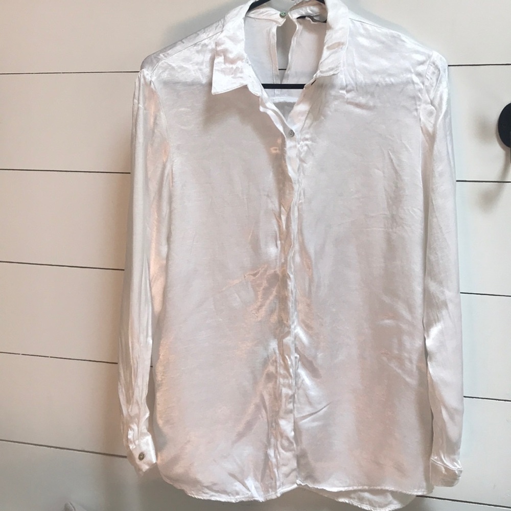 Women’s Zara basic silky white button up
